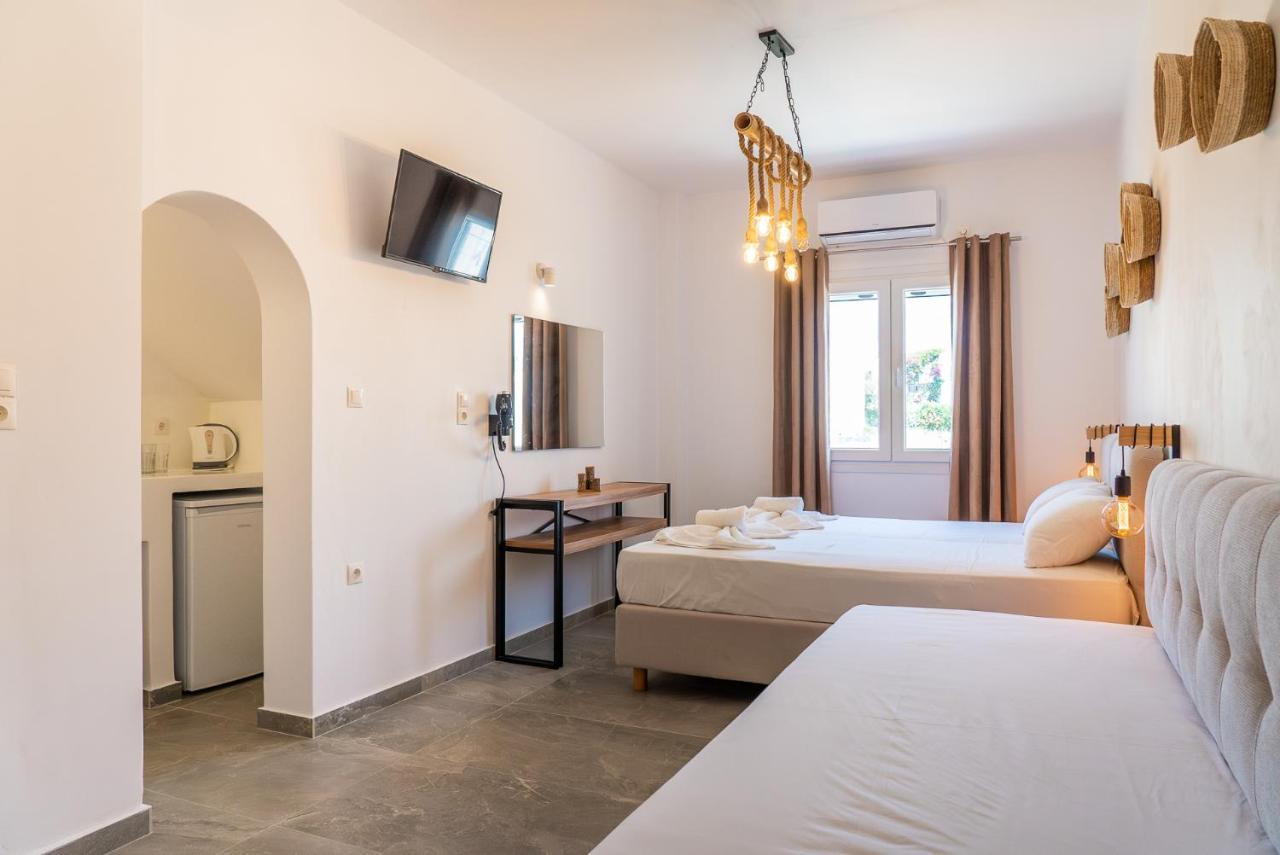 Eleftheria Studios Αντίπαρος Εξωτερικό φωτογραφία